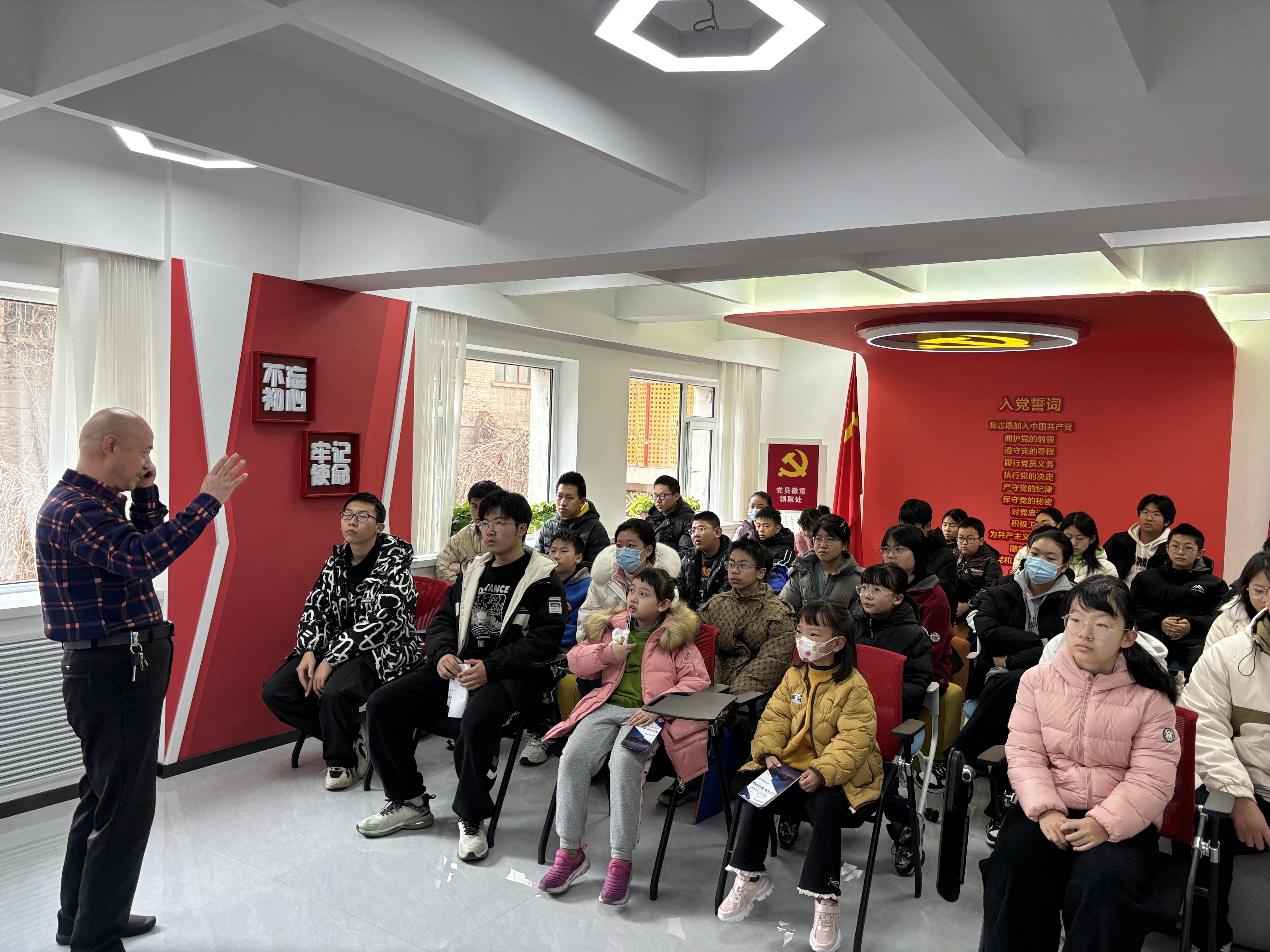 通睿教育与社区同行 筑牢心理健康“防护墙”
